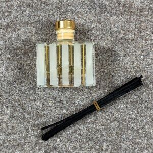 Nest Fragrances Holiday Reed Diffuser 1.3 Fl Oz - Like New Open in Box